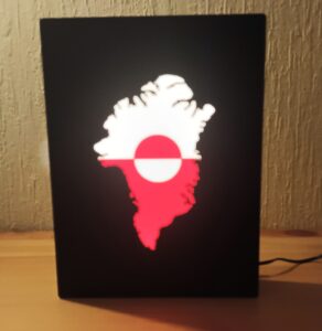 Har tænk på en lidt sjov Lampe. min valg blev Grønland i det, man kan tænde et lys for folk i Grønland. Mit print blev super flot fra top til bund. der er bygget varm hvid LED lys med tænd og sluk