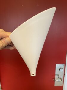 Lampe roset til 30 grader skrå loft. Special mål i både højde og bredde for at få det helt rigtige look