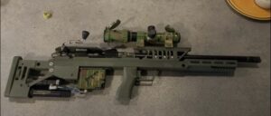 Jeg spiller Airsoft og det med en old school gas sniper men vil gerne havde et let og kortere våben så jeg har designet mit eget bullpop kit printe i PAHT-CF samt nogle leser skåret rustfri dele til aftræk