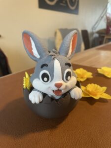 Første print jeg har lavet ud over små beslag til værkstedet Lavet på p2s og flashforge ad5x Pla og petg. Filament Har kun printet i 30 dage så der for er dette print inovativ for mig. 😉